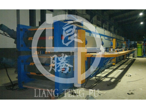 pu板材連續(xù)生產(chǎn)線